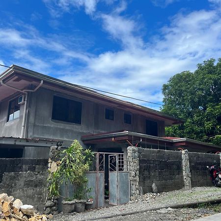Uncharted Hostel Puerto Galera Eksteriør bilde