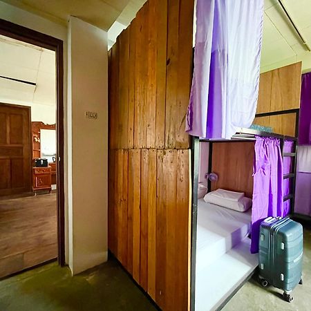Uncharted Hostel Puerto Galera Eksteriør bilde